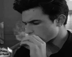 Jacy Kretas smoking